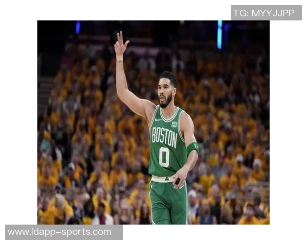 马祖拉强调塔图姆康复过程中的持续进展与稳步推进的重要性