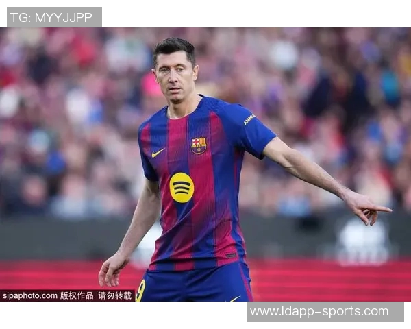 巴萨宣布莱万因左眼眶内侧骨折缺席对马竞次回合比赛