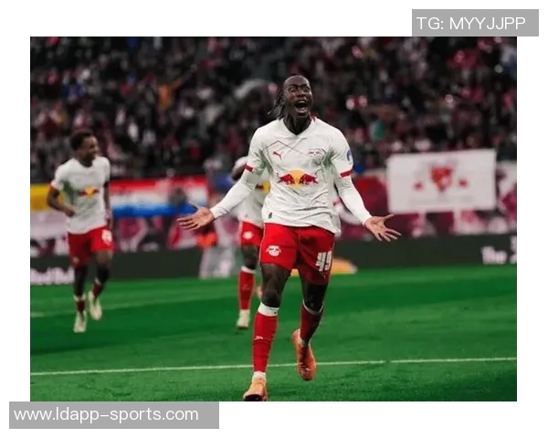 英媒报道曼联利物浦争抢扬迪奥曼德莱比锡标价接近1亿欧元